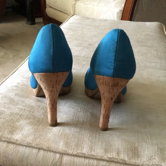 Fergalicious by Fergie turquoise platform pumps - Picture 4 of 6